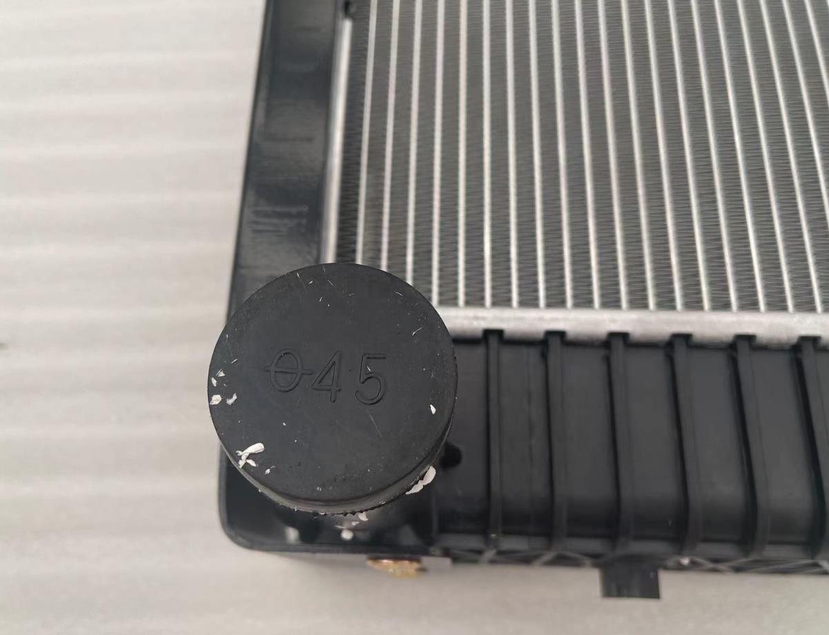 Sklop aluminijskog radijatora Shacman Delong F3000 Aolong DZ9112532888 B